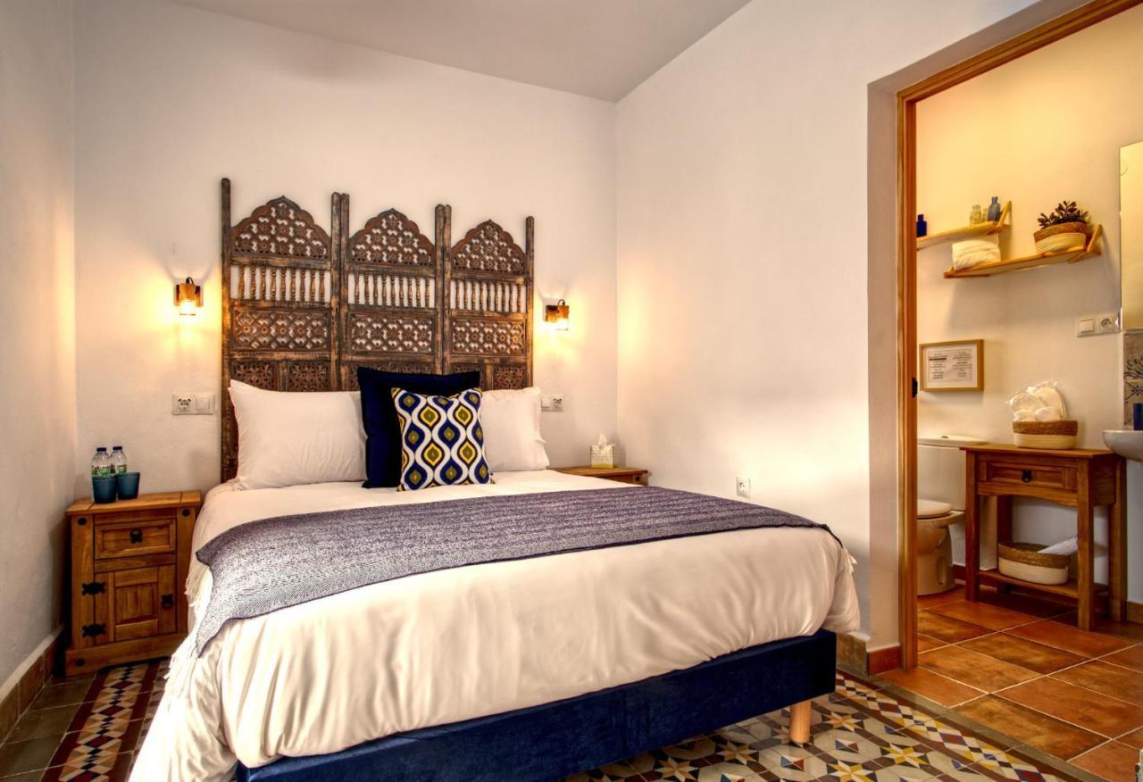 Bed and Breakfast La Vieja Botica Canillas de Aceituno Exterior foto